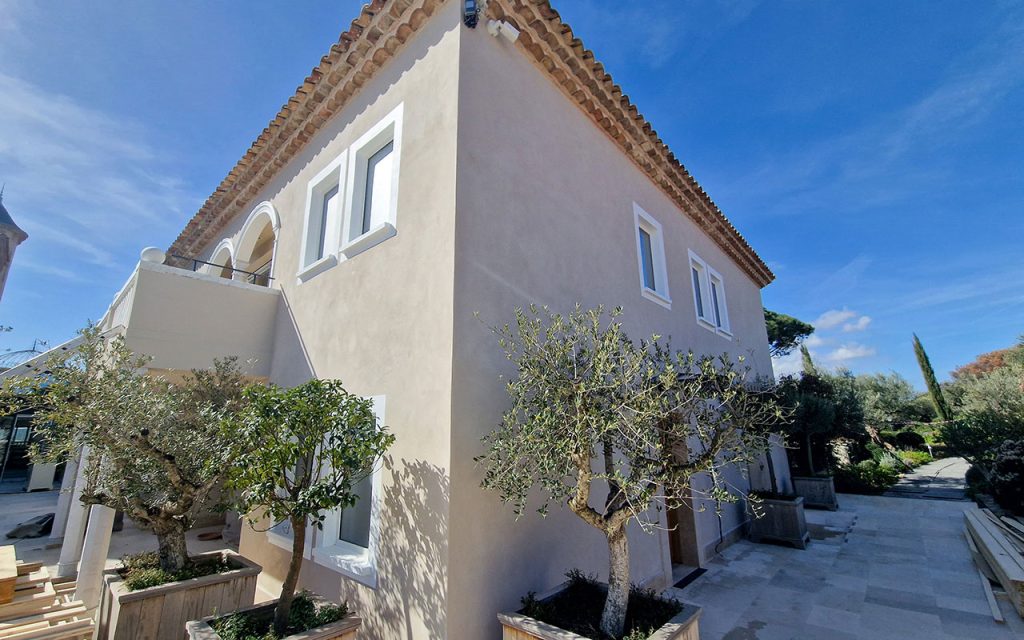 dressement à la chaux en conservation de l'ancien enduit